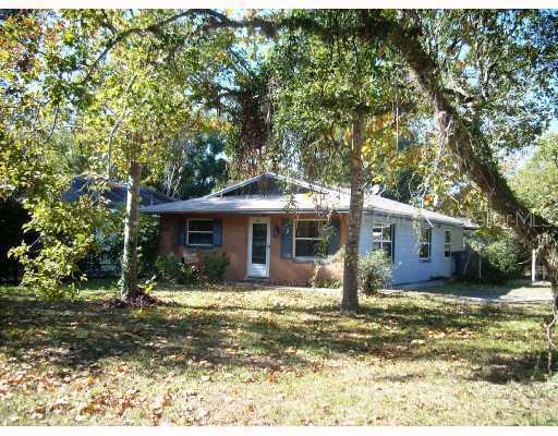419 N Disston Ave., Tavares, FL 32778