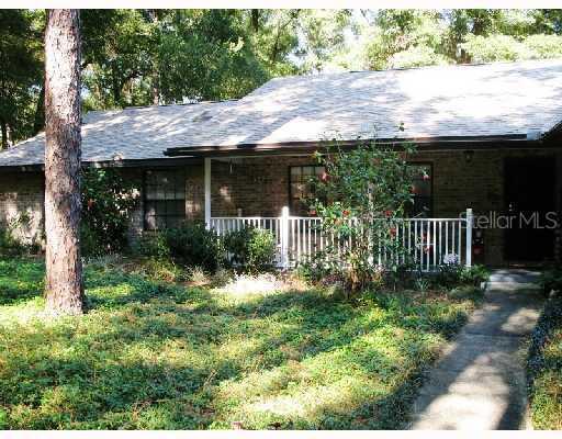 23827 Oak Tree Dr., Sorrento, FL 32776