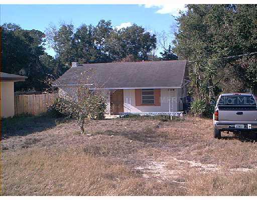 753 Dora Ave., Tavares, FL 32778