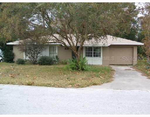 920 Cedar Cir., Tavares, FL 32778