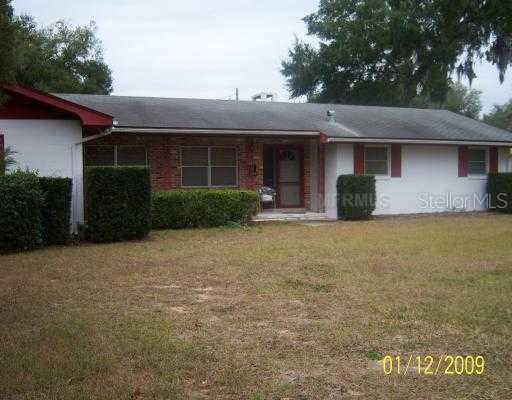 1400 E Crooked Lake Dr., Eustis, FL 32726