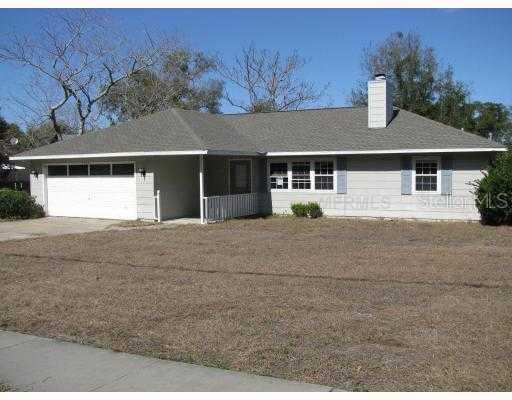 1227 E Lakeview Ave., Eustis, FL 32726