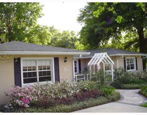 520 W 10th Ave., Mount Dora, FL 32757