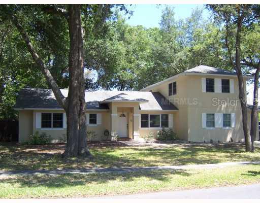 312 Stanley Bell Dr., Mount Dora, FL 32757