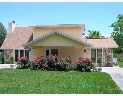 27828 Lois Dr., Tavares, FL 32778