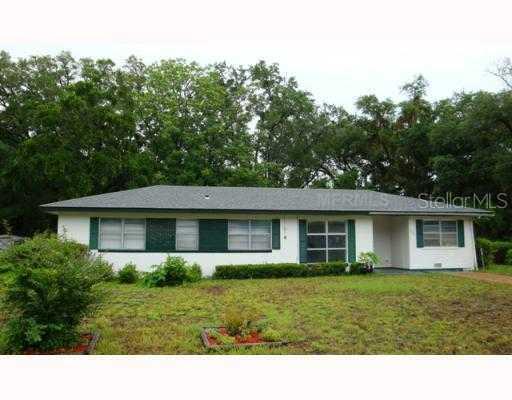 300 Stewart St., Wildwood, FL 34785