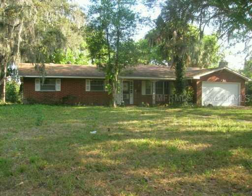 825 Grant Ave., Mount Dora, FL 32757