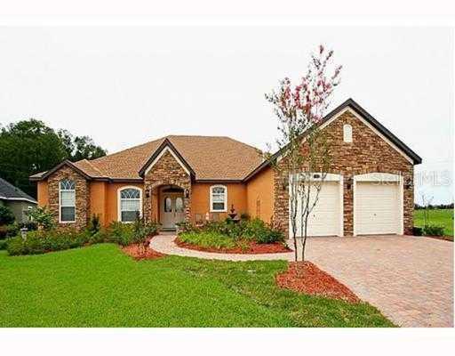 23229 Oak Cluster Dr., Sorrento, FL 32776