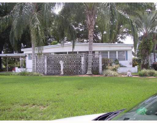 11504 Hickory Ln., Tavares, FL 32778