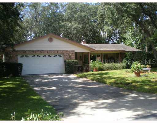 401 Laura Ln., Mount Dora, FL 32757