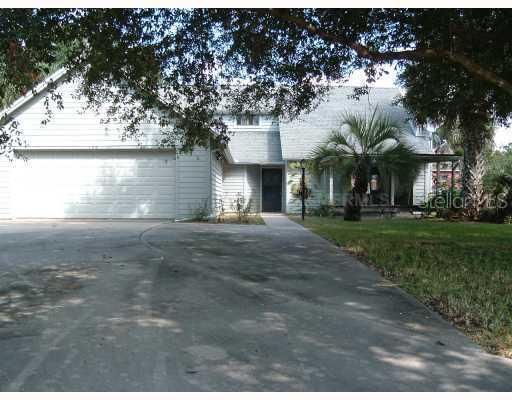 104 First Street Ct., Tavares, FL 32778