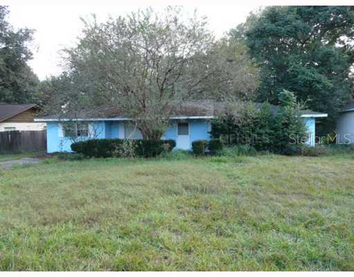 27638 Lisa Dr., Tavares, FL 32778