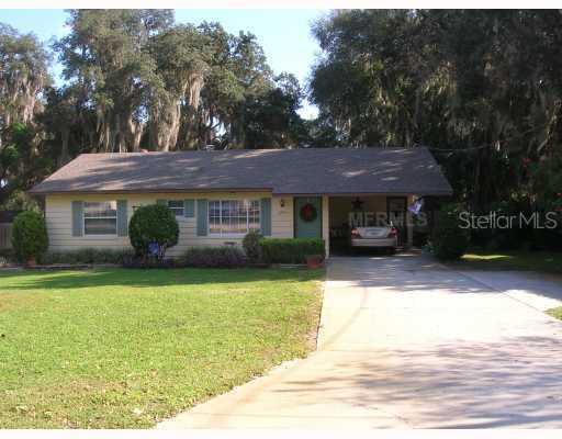 2504 Woodside Dr., Leesburg, FL 34748