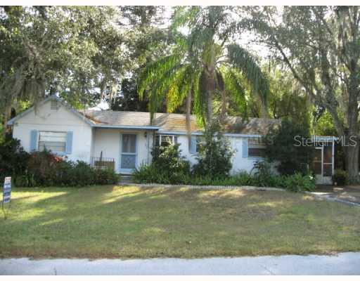 715 S Iowa Ave., Groveland, FL 34736