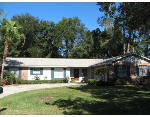 720 Azalea Ct., Mount Dora, FL 32757