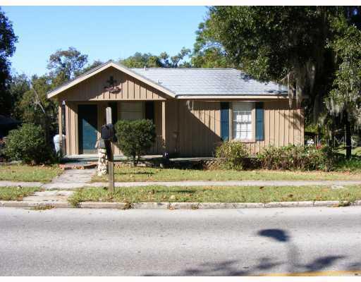 151 S Clayton St., Mount Dora, FL 32757
