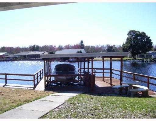 26632 W Cove Dr., Tavares, FL 32778