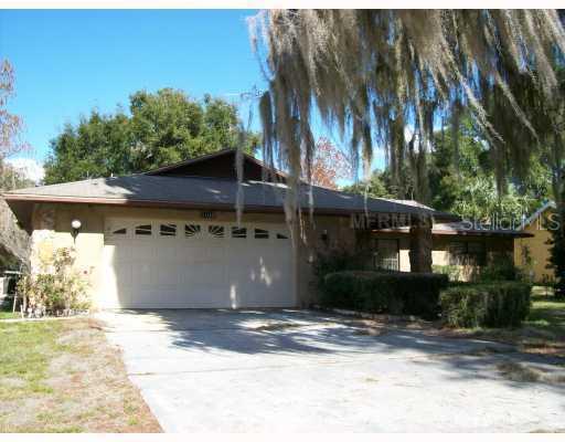 11349 Davison Ln., Tavares, FL 32778