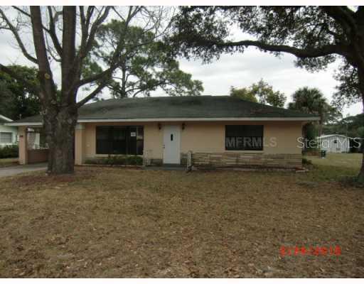 32118 Bluegill Dr., Tavares, FL 32778