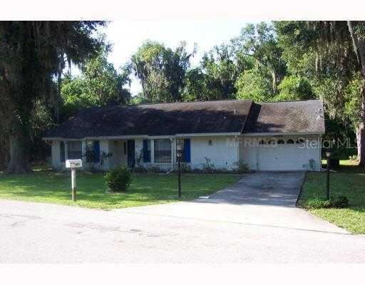 897 Cr 467, Lake Panasoffkee, FL 33538