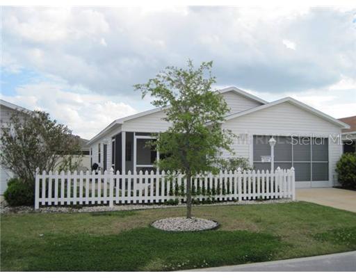 2314 Pine Ridge St., The Villages, FL 32162