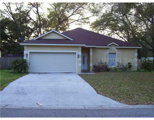 308 Avalone Dr., Apopka, FL 32703
