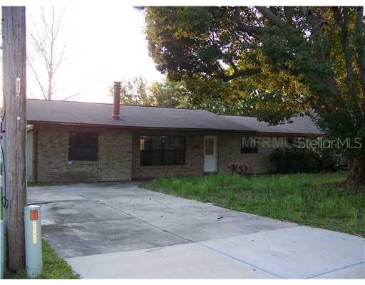 27713 Lisa Dr., Tavares, FL 32778