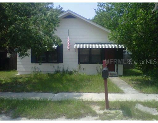 111 E Caroline St., Tavares, FL 32778