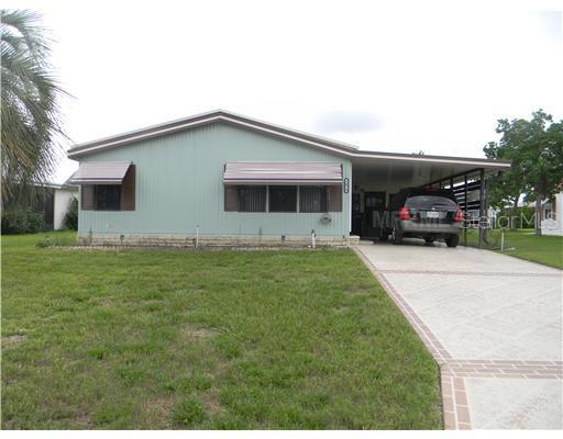 1676 Nassau Cir., Tavares, FL 32778