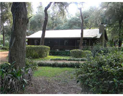 17737 Palm St., Umatilla, FL 32784