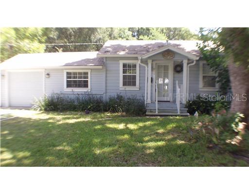 812 Hackett Ct., Mount Dora, FL 32757
