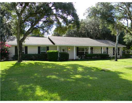 322 Laura Ln., Mount Dora, FL 32757