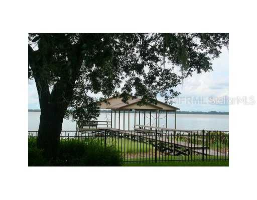 33709 Lakeshore Dr., Tavares, FL 32778