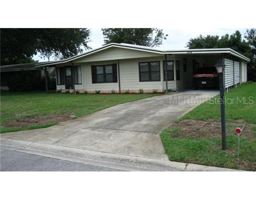 1675 Nassau Cir., Tavares, FL 32778