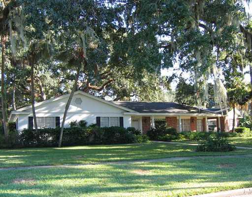 1202 Lake Shore Blvd., Tavares, FL 32778