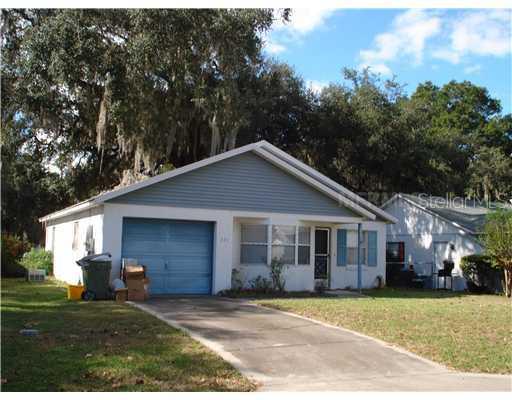 221 Deborah Ave., Leesburg, FL 34748