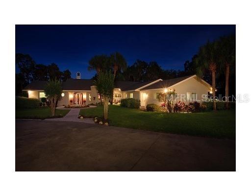 16011 Acorn Cir., Tavares, FL 32778