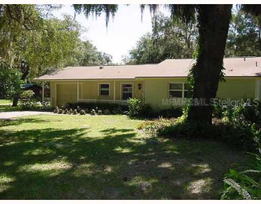 10914 Margaret Dr., Tavares, FL 32778