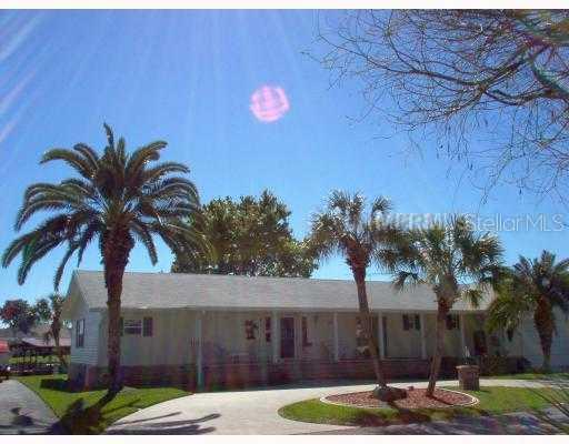 12712 Lake Dora Cir., Tavares, FL 32778