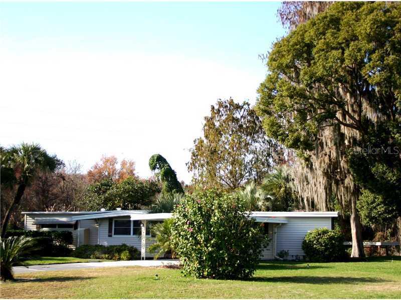 31709 Terrace Dr., Tavares, FL 32778