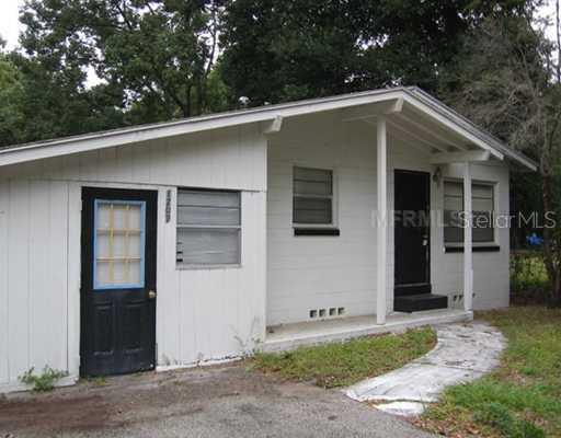 1207 E Jackson Ave., Mount Dora, FL 32757