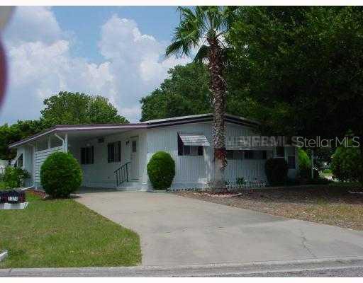1324 Nassau Cir., Tavares, FL 32778