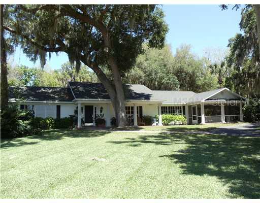 3921 Lakeshore Dr., Mount Dora, FL 32757