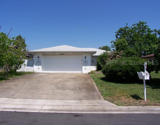 26632 Bimini Dr., Tavares, FL 32778