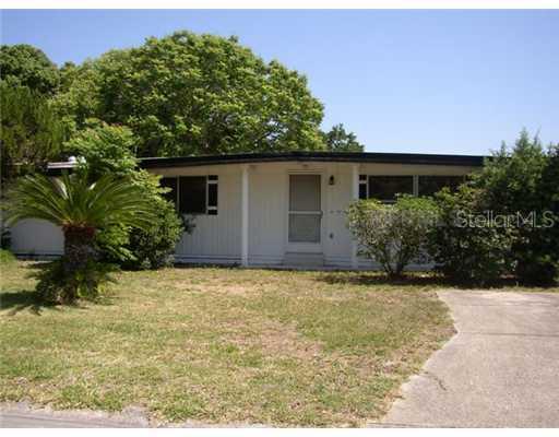 1120 Forest Ln., Tavares, FL 32778