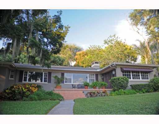 1123 Dora Way, Mount Dora, FL 32757