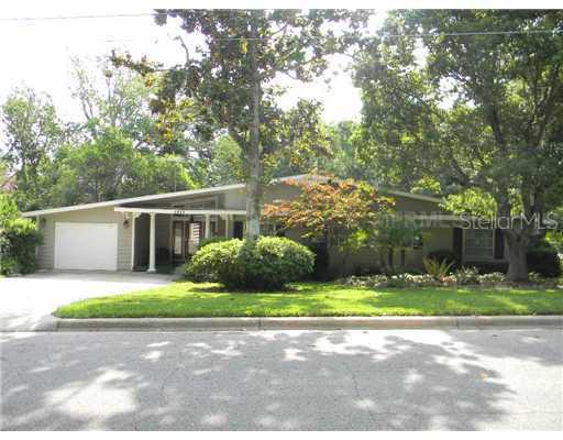 1812 Crestview Dr., Mount Dora, FL 32757