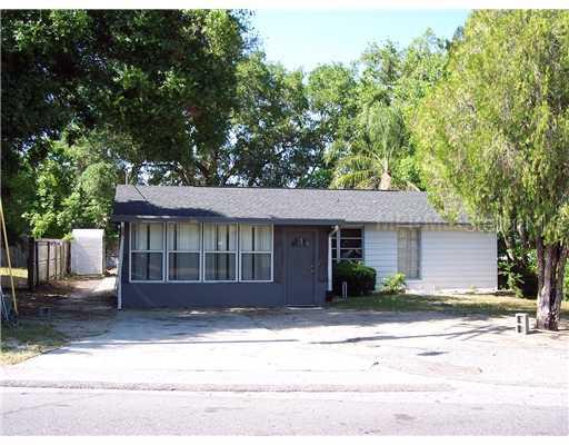 1606 Crest Ave., Leesburg, FL 34748