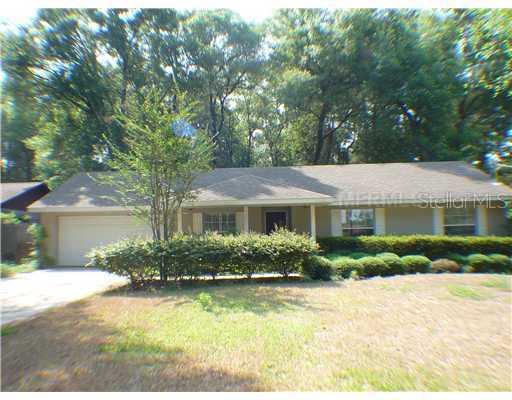 26010 Sackamaxon Dr., Sorrento, FL 32776