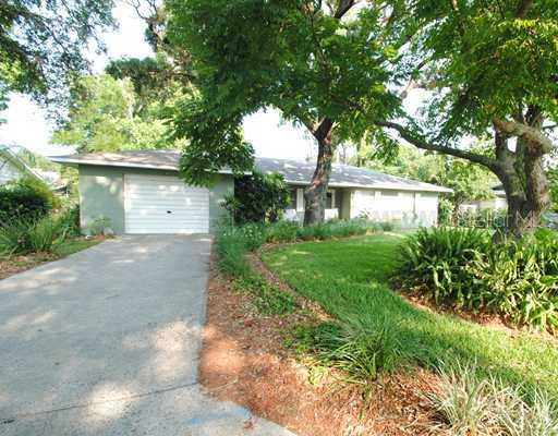 447 W Oak Hill Rd., Mount Dora, FL 32757